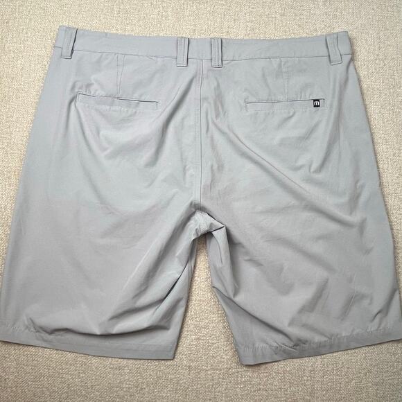 Travis Mathew Men’s 38 Gray Wanderlust Short 9” – Micro-Ripstop Golf Performance - Picture 2 of 6